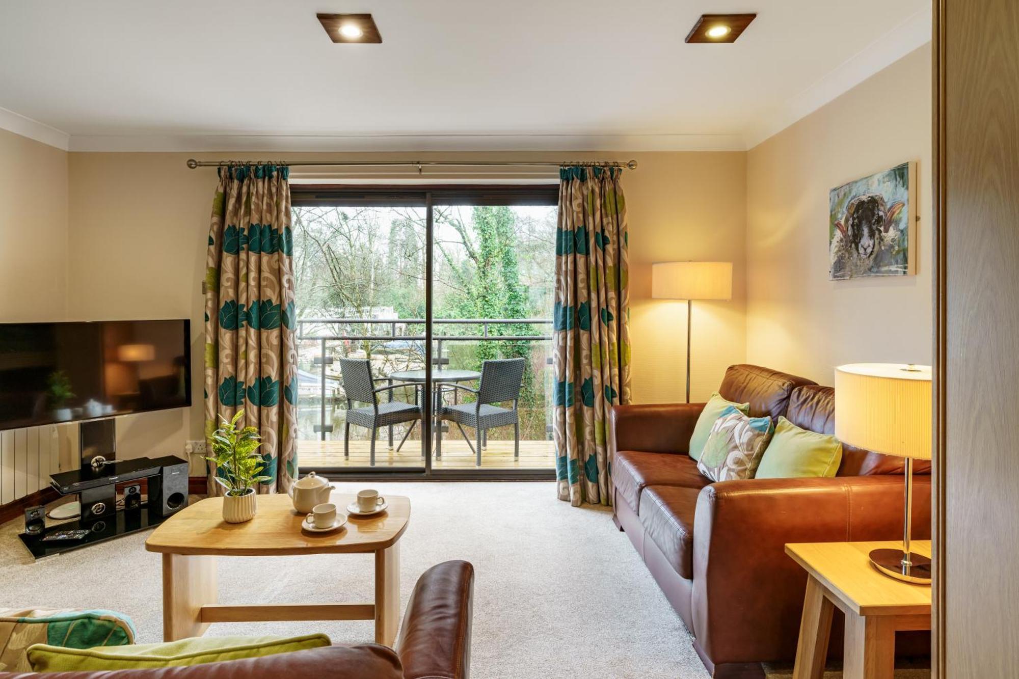 2 Bedroom Lake District Cottage At Windermere Marina Village Bowness-on-Windermere Bagian luar foto