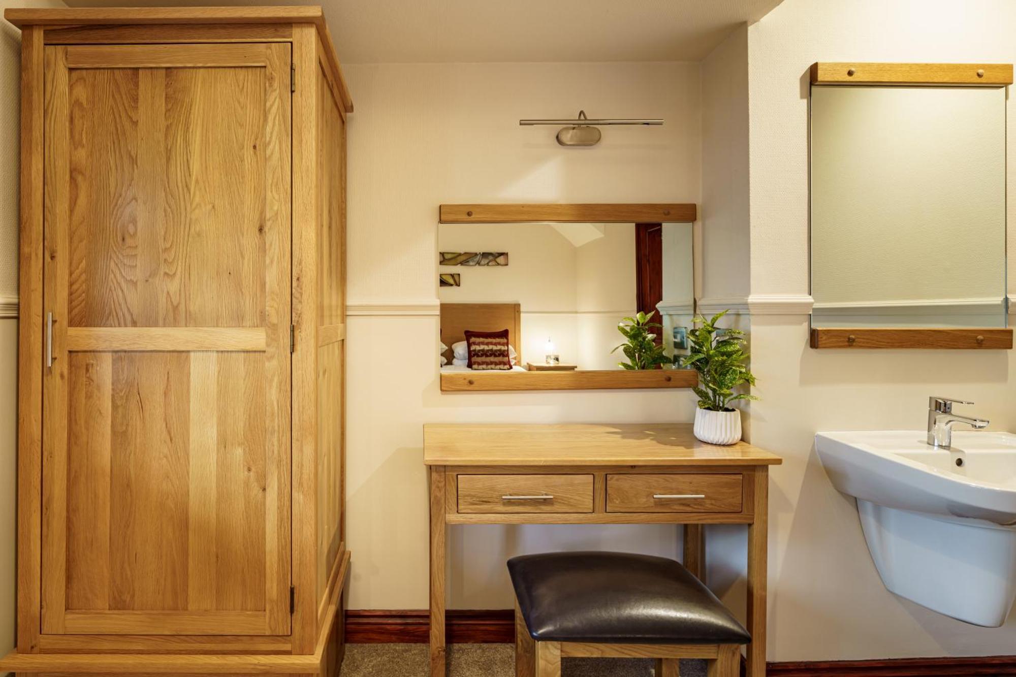 2 Bedroom Lake District Cottage At Windermere Marina Village Bowness-on-Windermere Bagian luar foto